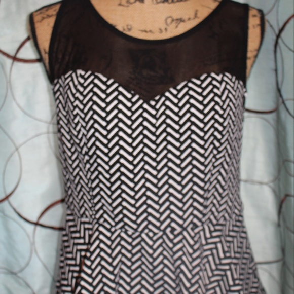 Xhilaration Tops - |XHILARATION| Peplum Tank Size L